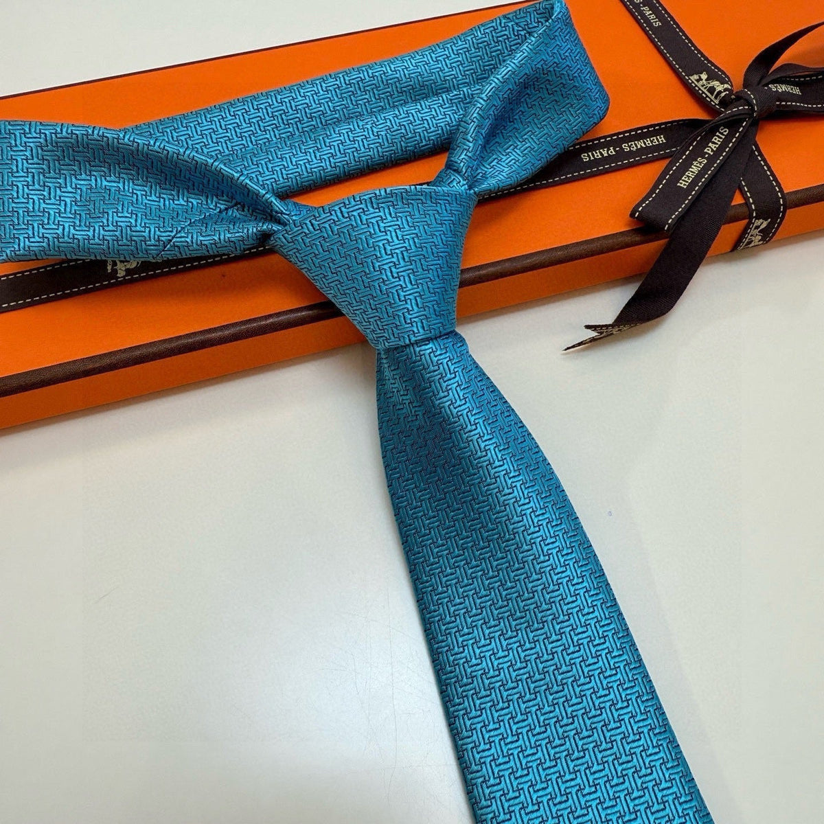 Hermès Style Men's H Logo Textured Silk Tie