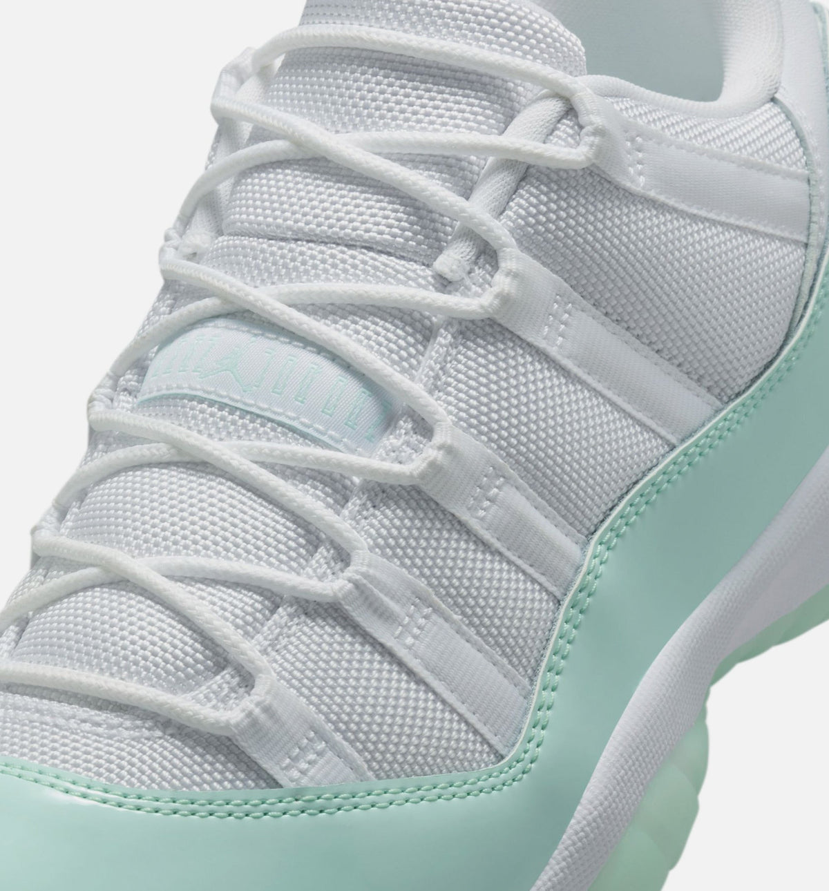 Air Jordan 11 Retro Low Igloo | Women's Lifestyle Shoe | White/Igloo