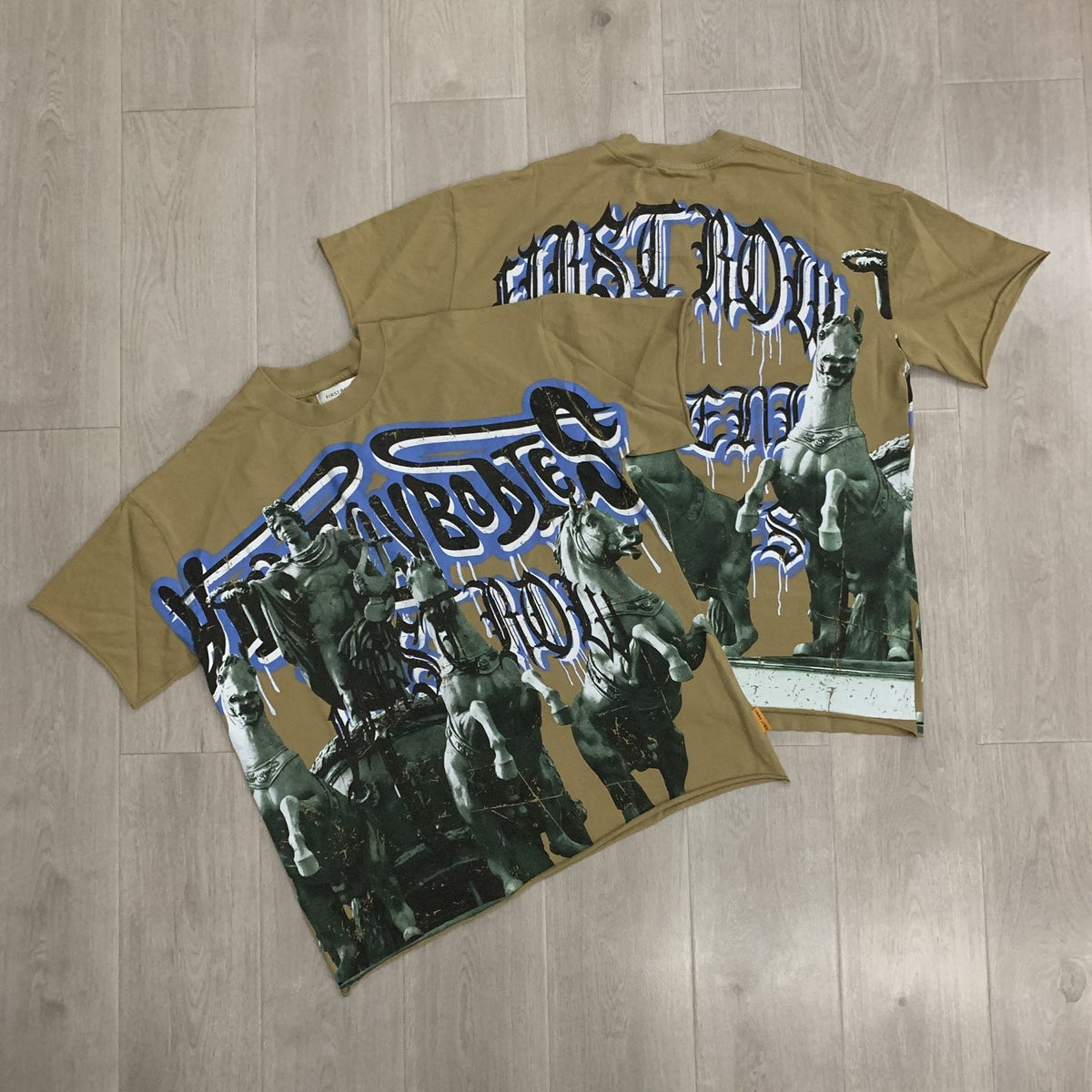 FIRST ROW Bodies Crop Graphic T-Shirt