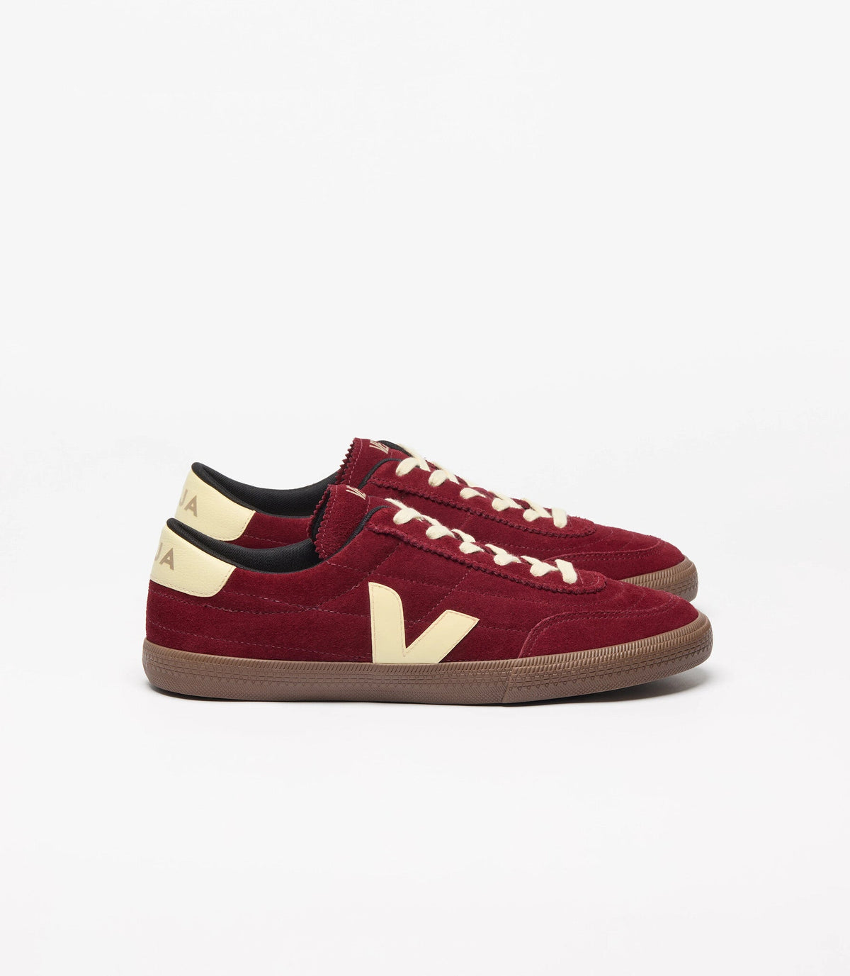 Veja Panenka Suede