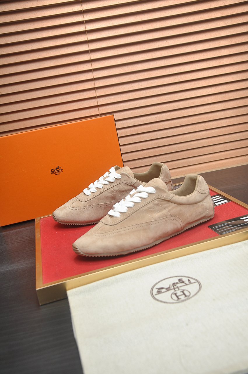 Hermès Beige Low-Top Sneakers
