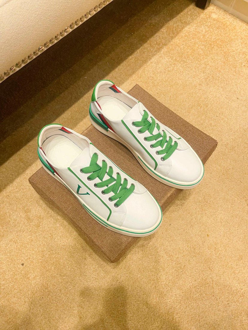 White Green Red Low-Top Sneakers
