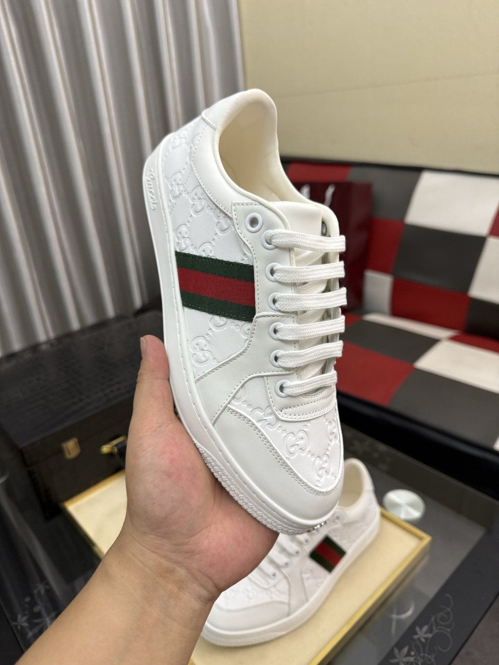 Gucci Green and Red Stripe Low-Top Sneakers