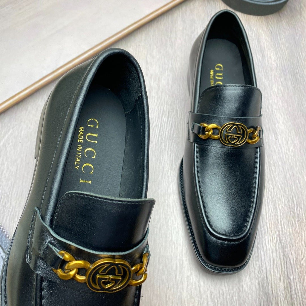 GUCCI Black Gold-Tone Hardware Loafers