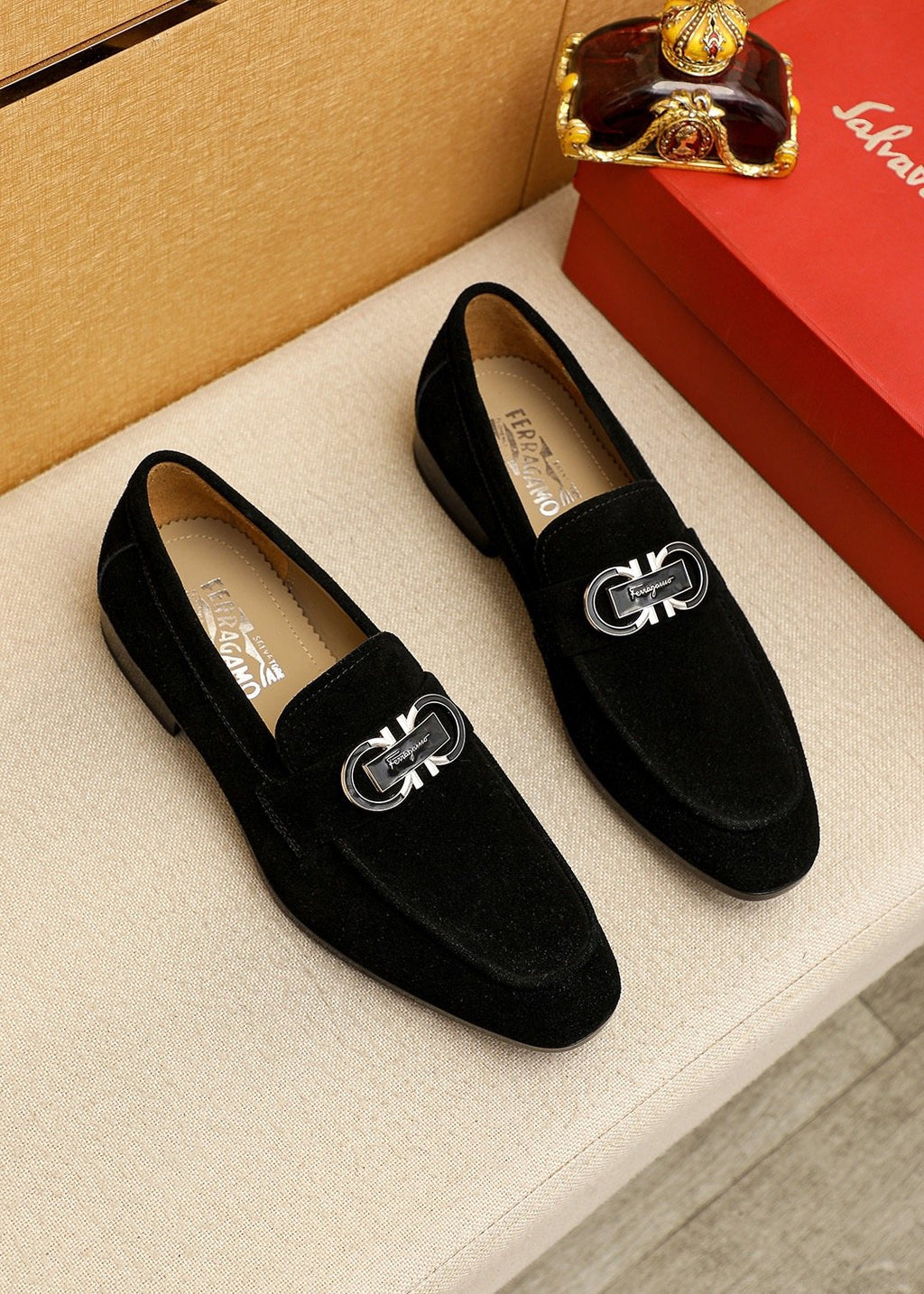 Ferragamo Men's Textured Buckle Loafers