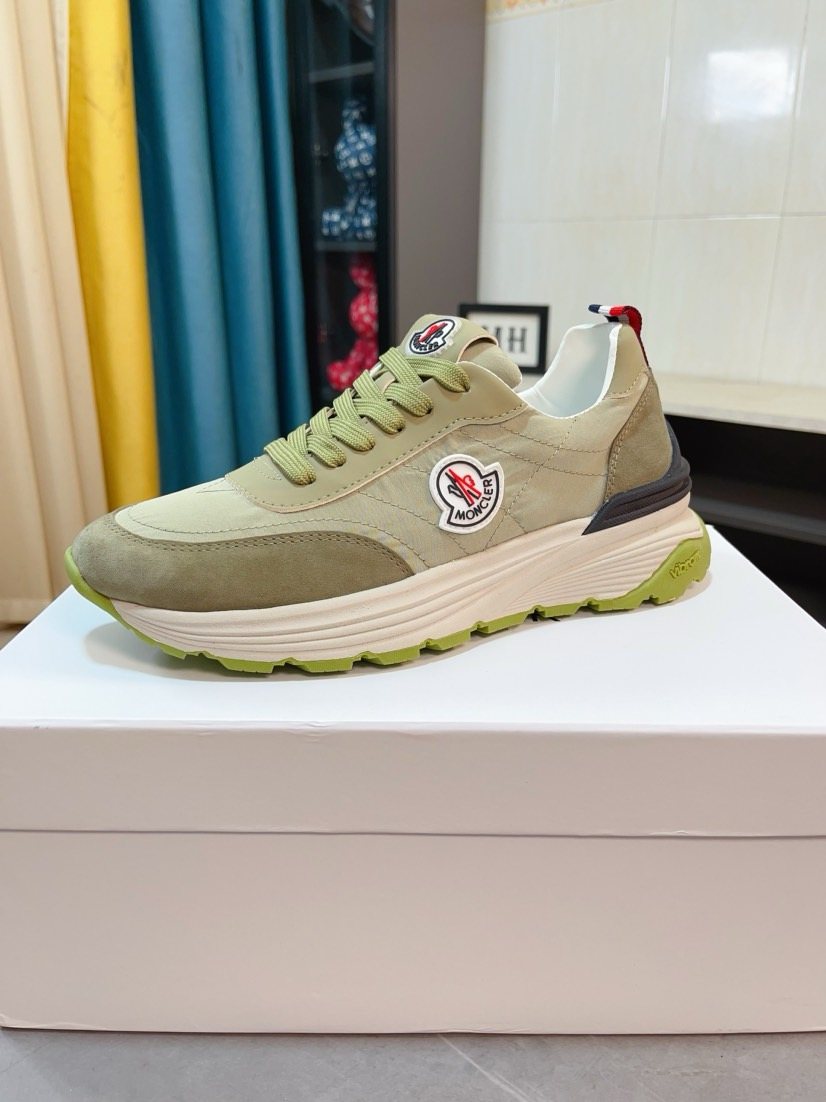 Moncler Men's Black and Charcoal Low-Top Sneakers