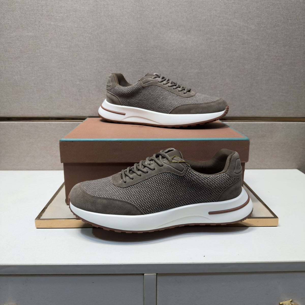 Men's Textured Mesh Casual Sneakers