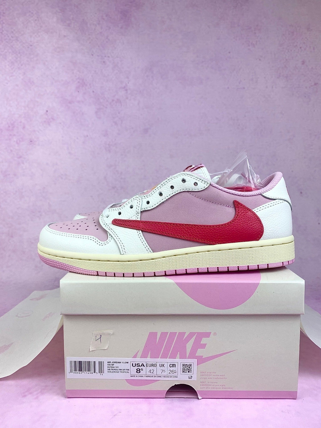 Air Jordan 1 Low Air Jordan 1 AND Valentines Day Unisex Sneakers IQ7604-101